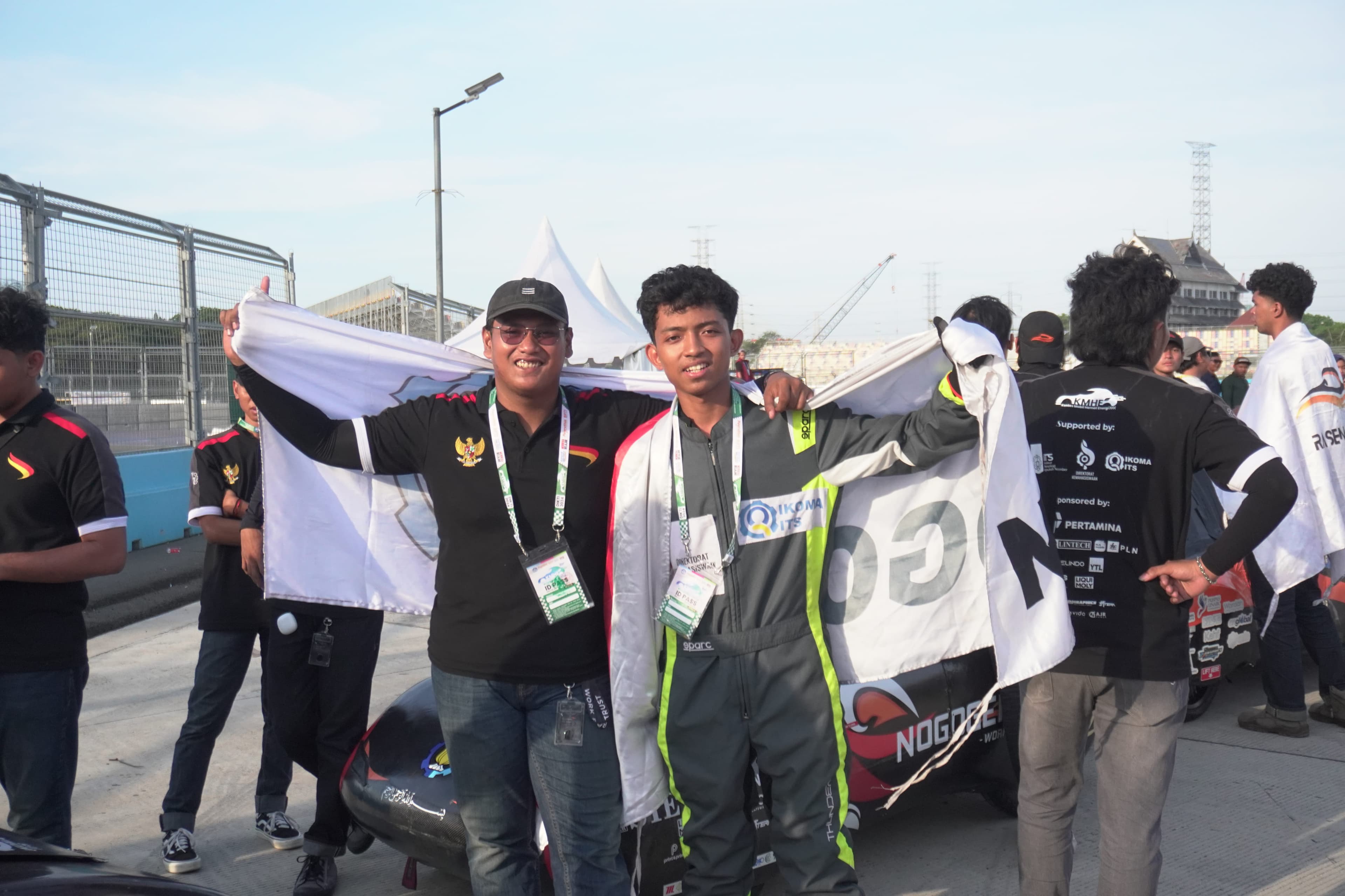 Nogogeni Driver and Its Team